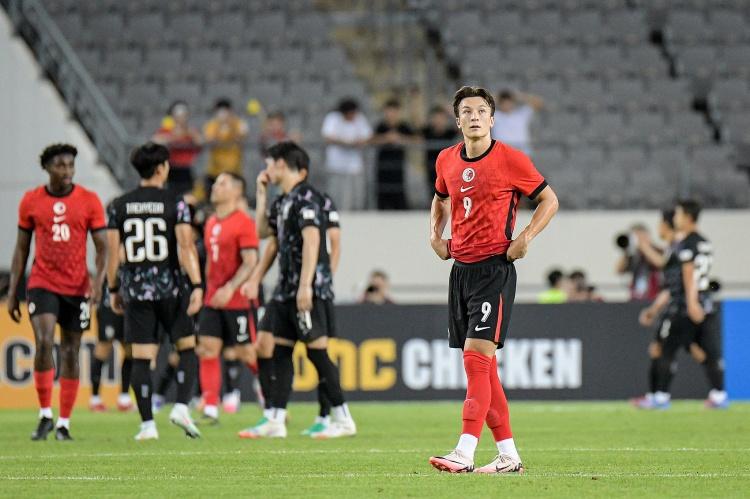 邮报：热刺5200万镑敲定布莱顿后卫范赫克，计划出售队长罗梅罗